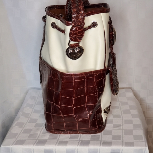 Large Bucket Purse - Picture 4 of 7